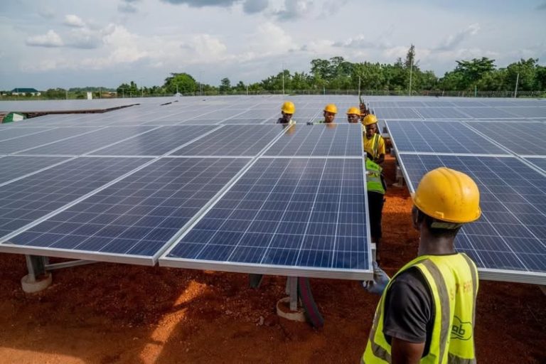 Une centrale solaire installée au Nigeria
