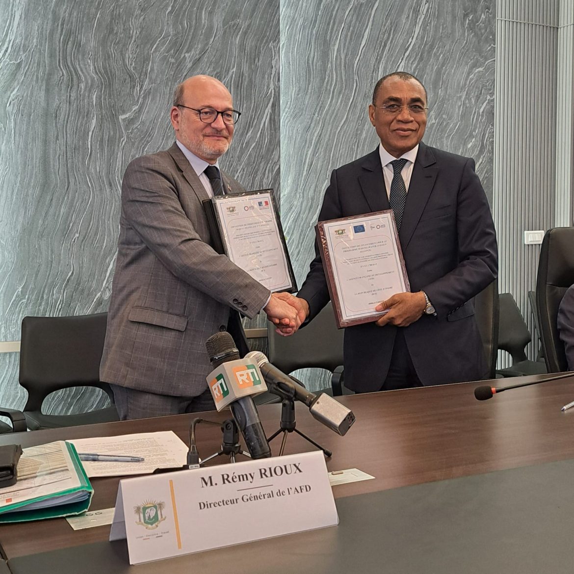 ACCORDS DE FINANCEMENT ENTRE L'UE, AFD ET LA COTE D'IVOIRE