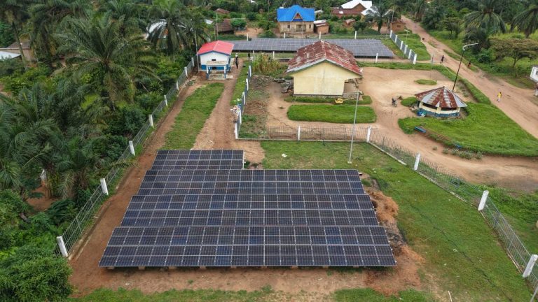 Des mini-réseaux solaires en RDC
