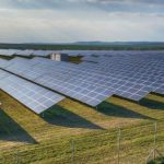 Une centrale solaire construite en Afrique